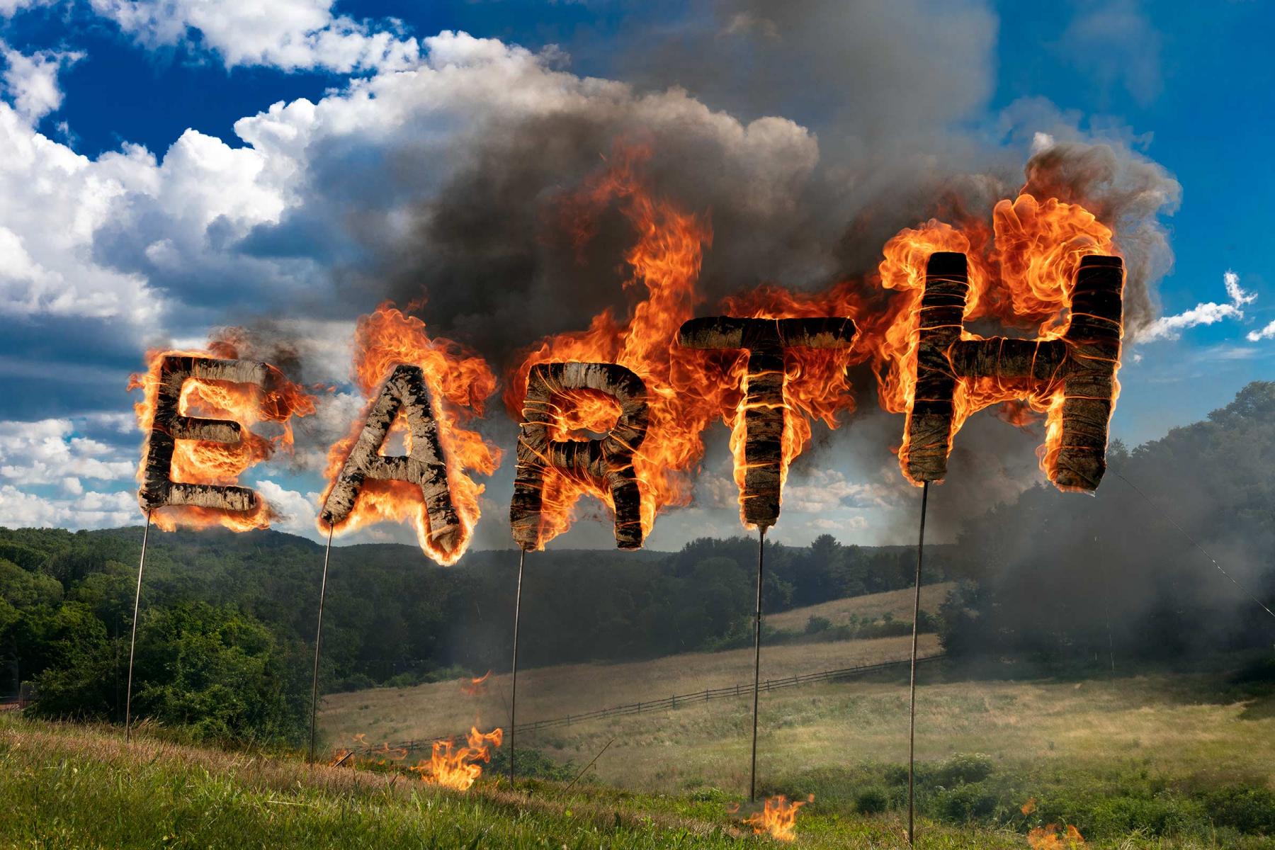 earth 2

20" x 30" pigment print
edition 15

2019 : COMMON : Salem Krieger