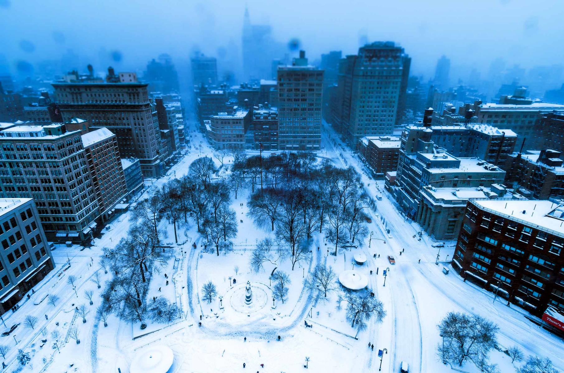 Moments in America. Union Square snow.  14th Street in New York City. : THOUGHTS of the MOMENT : Salem Krieger